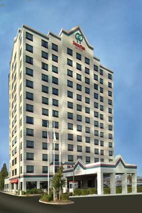 DoubleTree by Hilton Hotel & Suites