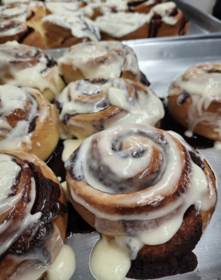 cinnamon buns with icing