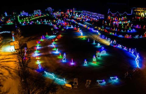 Warm & Bright: Drive-Through Light Displays for the Holiday Season